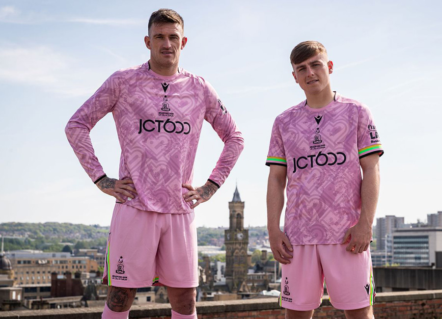 Bradford City 25/26 Macron Third Kit