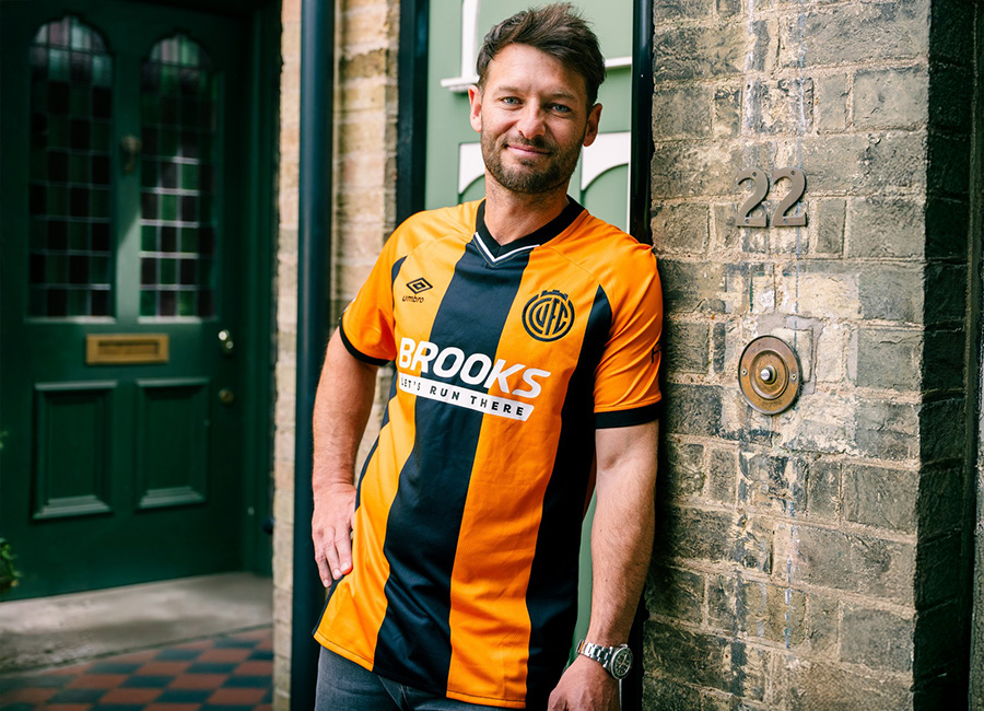 Cambridge United 25/26 Umbro Home Kit