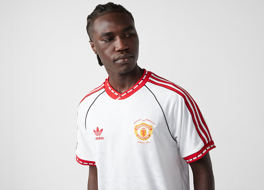 Manchester United 1991 European Cup Winners’ Cup Reissue away shirt
