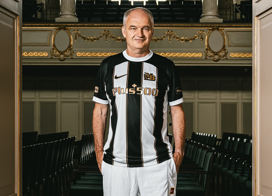 Young Boys 25/26 Nike Away Kit