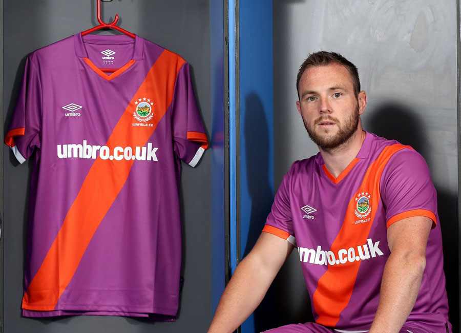 Linfield 2020-21 Umbro Away Kit #LinfieldFC #umbro #LinfieldAway