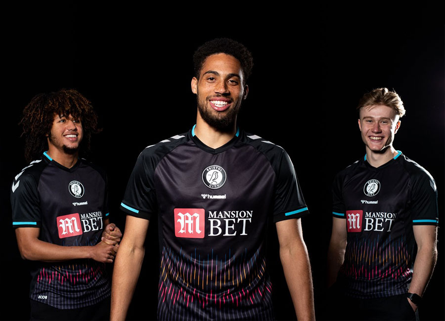 Bristol City 2021-22 Hummel Away Kit #BristolCity #WeAreTheRobins #BristolCityfc #sharethegame