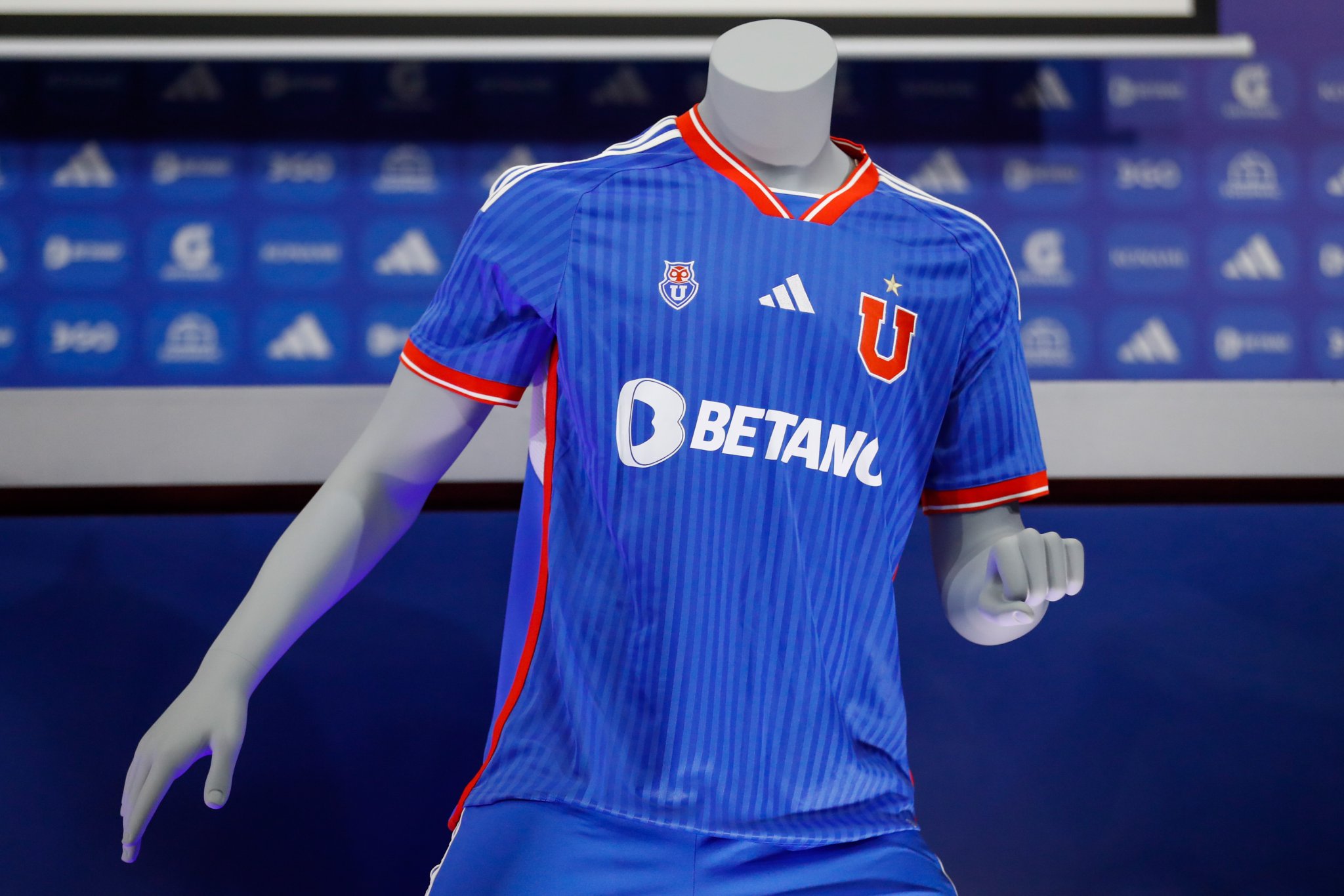 Universidad de Chile 2023-24 Adidas Home Kit