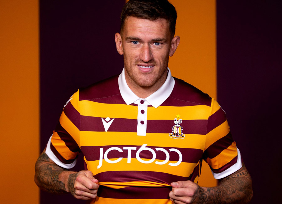 Bradford City 2023-24 Macron Home Kit
