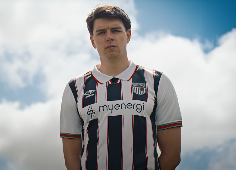 Grimsby Town 24/25 Umbro Home Kit