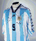 A BLUE AND WHITE ARGENTINA INTERNATIONAL SHORT-SLEEVED SHIRT A BLUE AND WHITE ARGENTINA INTERNATIONAL SHORT-SLEEVED SHIRT