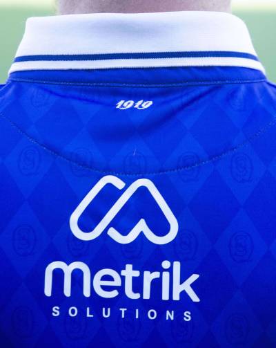 queen_of_the_south_2023_24_macron_kits_d.jpeg