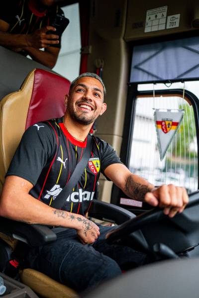 rc_lens_2023_24_puma_away_kit_07.jpg