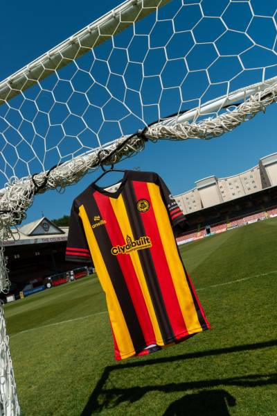 partick_thistle_2023_24_home_kit_c2.jpeg