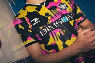 carlisle_united_2023_24_umbro_away_kit_d.jpeg