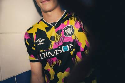 carlisle_united_2023_24_umbro_away_kit_g.jpeg