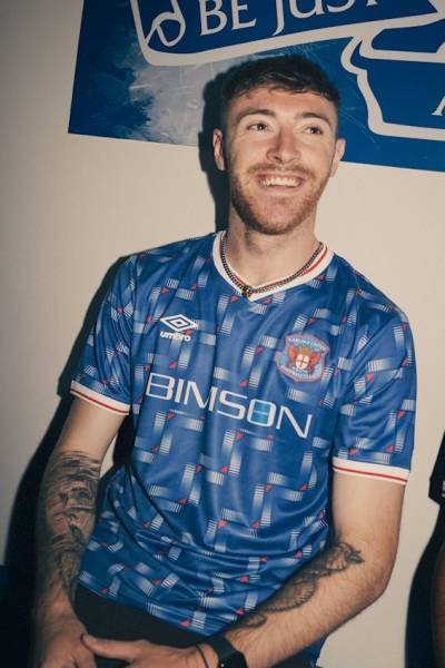 carlisle_united_2023_24_umbro_home_kit_a.jpeg