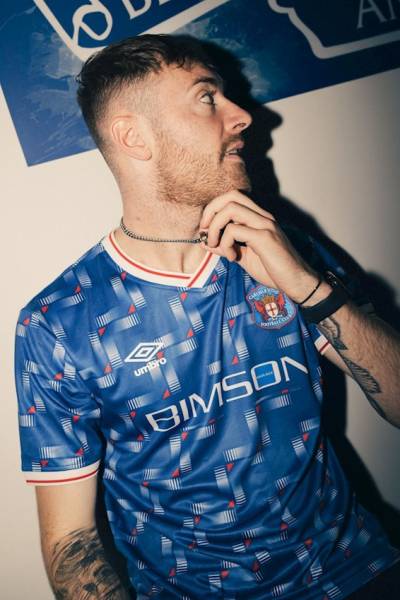 carlisle_united_2023_24_umbro_home_kit_c.jpeg