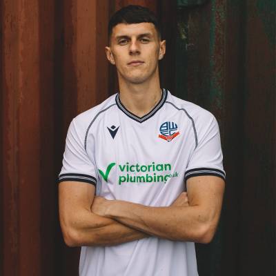 bolton_wanderers_2023_24_macron_home_kit_7.jpeg