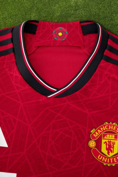 manchester_united_2023_24_adidas_home_kit_l.jpeg