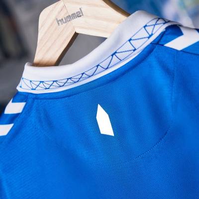 everton_2023_24_hummel_home_kit_d.jpeg