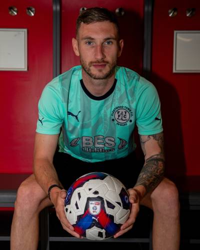 fleetwood_town_2023_24_puma_away_kit_a.jpeg