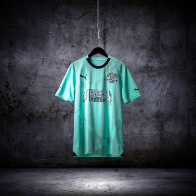 fleetwood_town_2023_24_puma_away_kit_e.jpeg