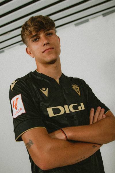 cadiz_2023_24_macron_away_kit_c.jpeg