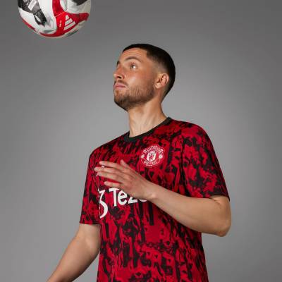 manchester_united_2023_24_pre_match_jersey_mufc_red_black_h1.jpg