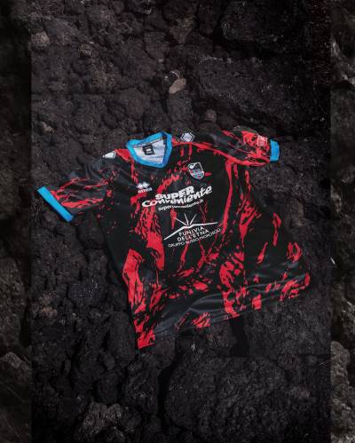 catania_2022_2023_third_kit_a.jpeg