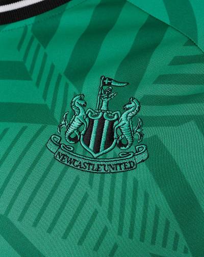 newcastle_united_2023_24_castore_away_kit_c.jpg