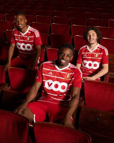 standard_de_liege_2023_24_adidas_home_kit_a.jpeg