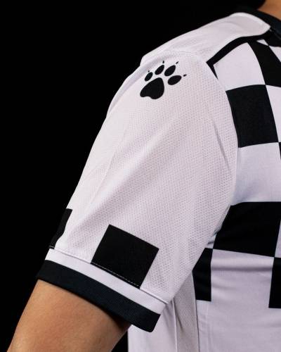 boavista_2023_24_kelme_home_kit_j.jpeg