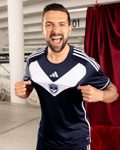 girondins_bordeaux_2023_24_adidas_home_kit_d.jpeg