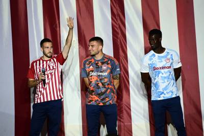 olympiacos_2023_24_adidas_home_away_third_kit_b.jpeg