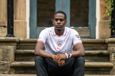 barnsley_2023-24_puma_away_kit_d.jpeg