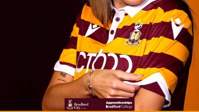 bradford_city_2023_24_macron_home_kit_d.jpeg