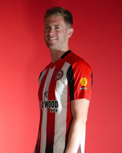 brentford_2023_25_umbro_home_kit_2.jpeg
