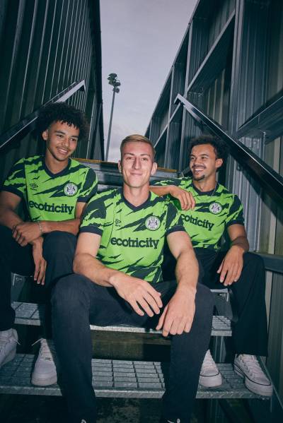 forest_green_rovers_2023_24_umbro_home_kit_f.jpeg