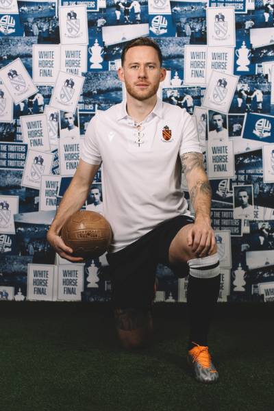 bolton_wanderers_2022_2023_fa_cup_centenary_shirt_a.jpeg