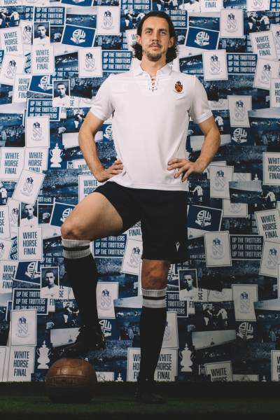 bolton_wanderers_2022_2023_fa_cup_centenary_shirt_c.jpeg