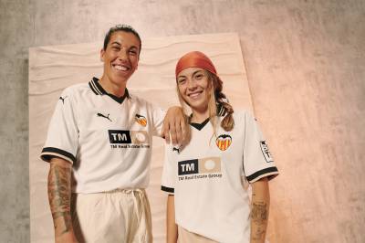 valencia_2023_24_puma_home_kit_3.jpeg