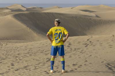 las_palmas_2023_24_hummel_home_kit_d.jpeg