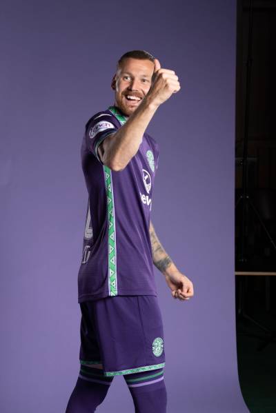 hibernian_2023_24_joma_away_kit_b.jpeg