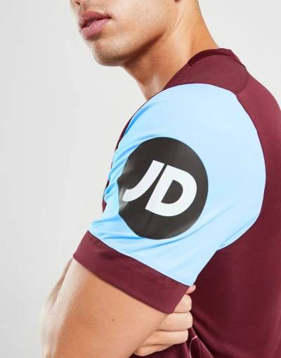 west_ham_united_2023_24_umbro_home_kit_5.jpg