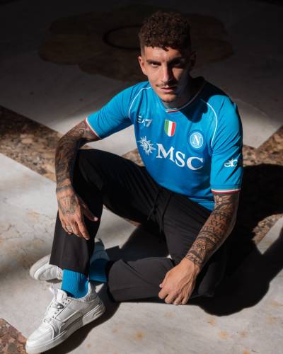 napoli_2023_24_ea7_home_kit_c.jpeg