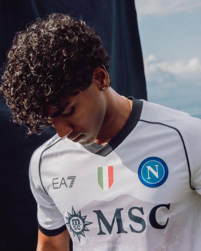 napoli_2023_24_ea7_away_kit_a.jpeg