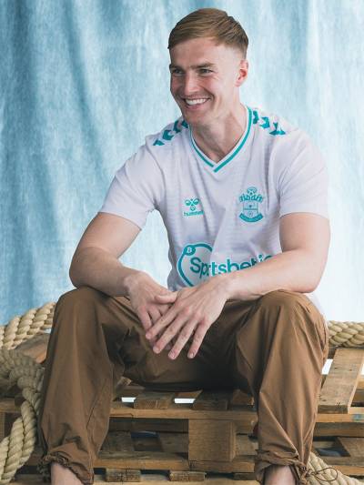 southampton_2023_24_hummel_away_kit_m.jpeg
