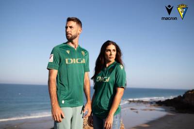cadiz_2023_24_macron_third_kit_2.jpeg