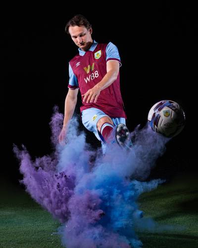 burnley_2023_24_umbro_home_kit_a.jpeg