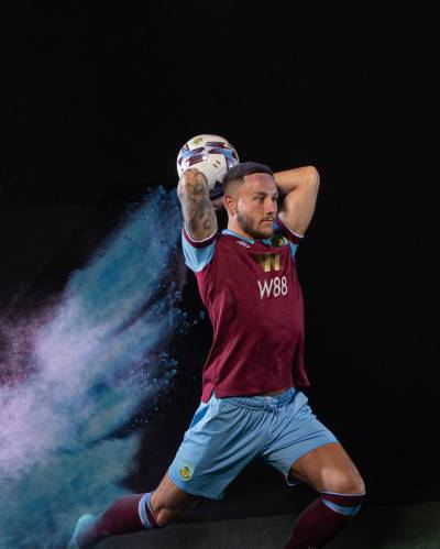 burnley_2023_24_umbro_home_kit_c1.jpg