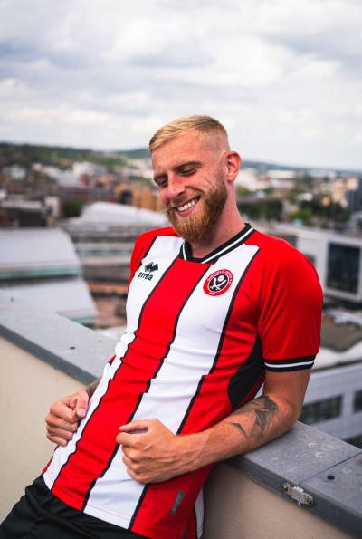 sheffield_united_2023_24_errea_home_kit_f.jpeg