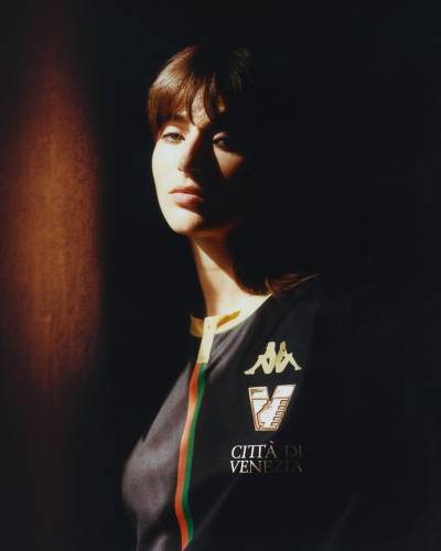 venezia_fc_2023_24_kappa_home_kit_c.jpeg