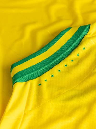 fc_nantes_2023_24_macron_home_kit_g.jpeg