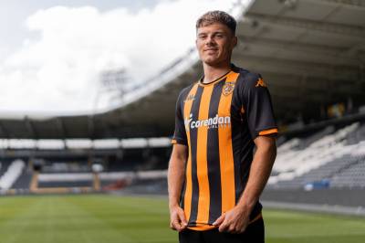 hull_city_2023_24_kappa_home_kit_a.jpeg